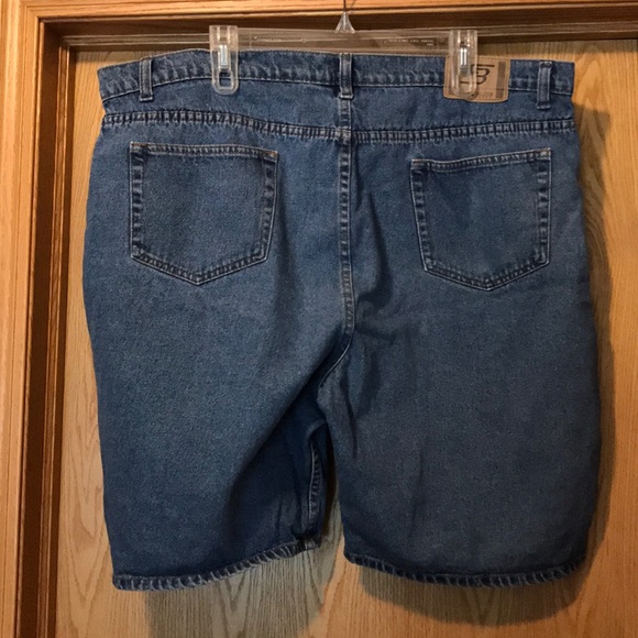 Size 44 x 9” Riveted 5 pkt denim jean shorts men’s - Picture 5 of 5